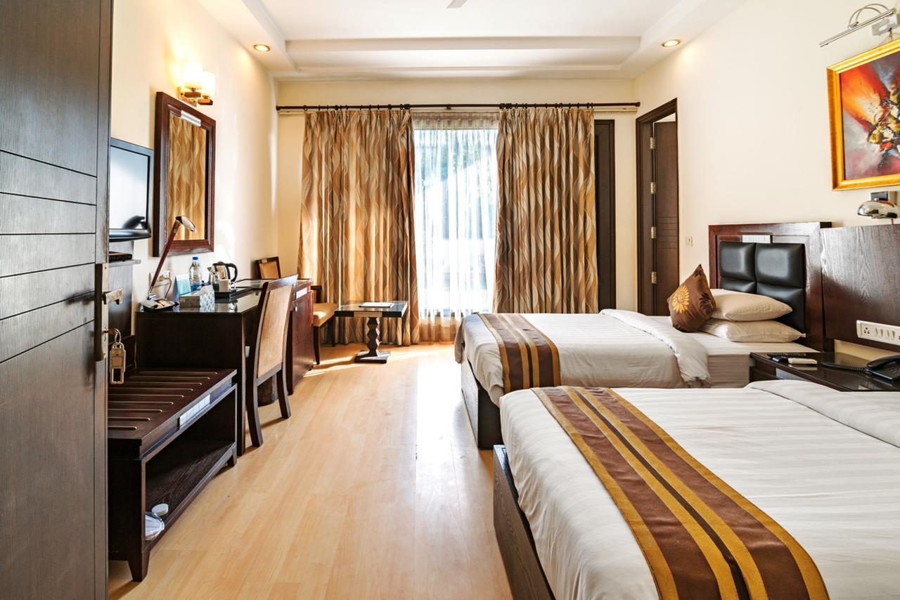 Royal Residence Mg Road غورغاون المظهر الخارجي الصورة