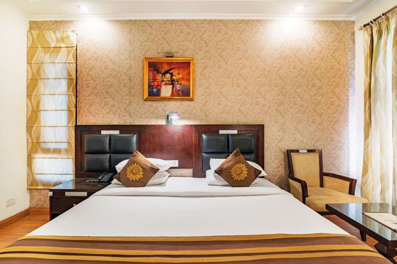 Royal Residence Mg Road غورغاون المظهر الخارجي الصورة
