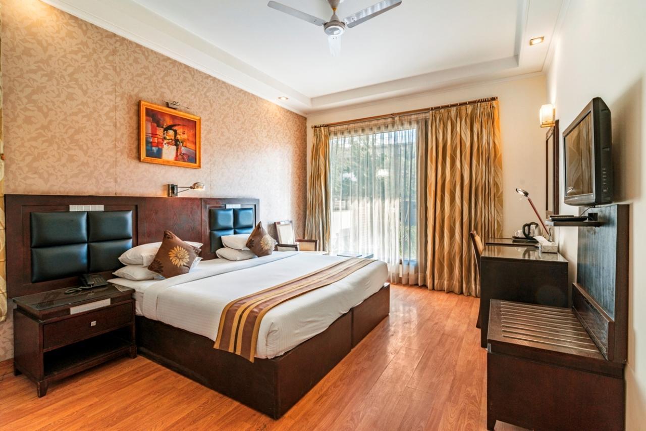 Royal Residence Mg Road غورغاون المظهر الخارجي الصورة