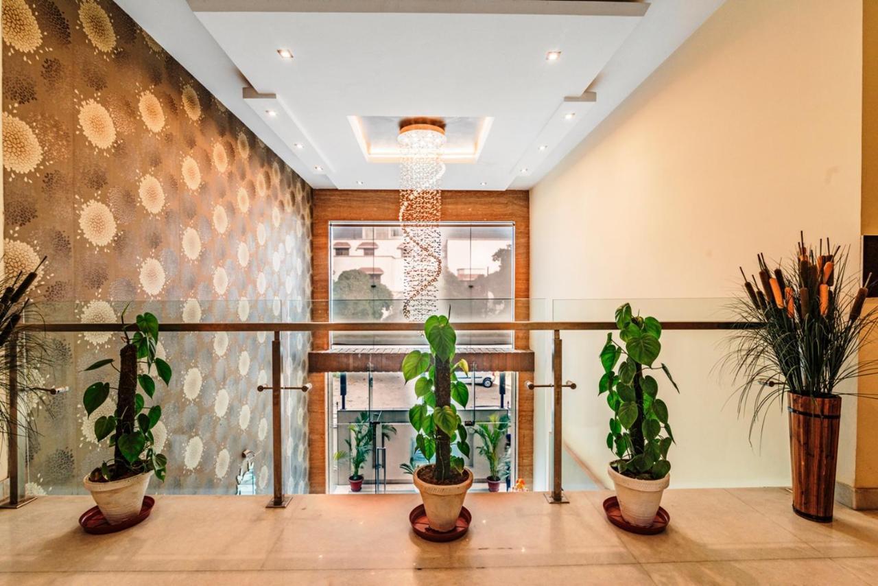 Royal Residence Mg Road غورغاون المظهر الخارجي الصورة